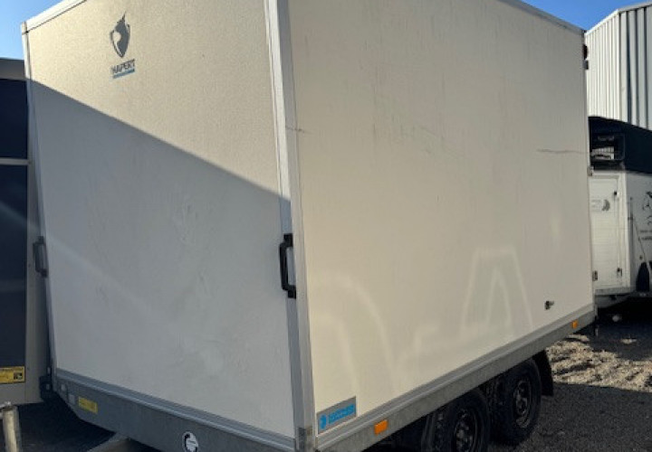 Gesloten 335x220x210