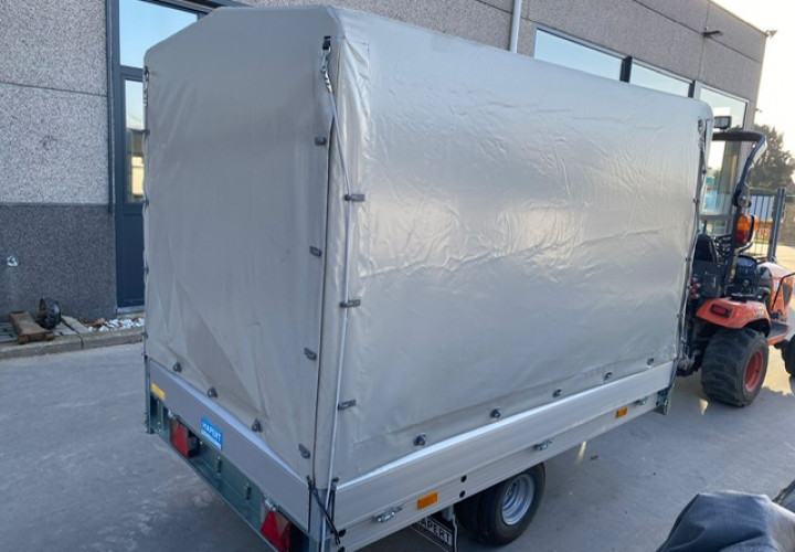 Ongeremde 1as 225x140x150 met huif