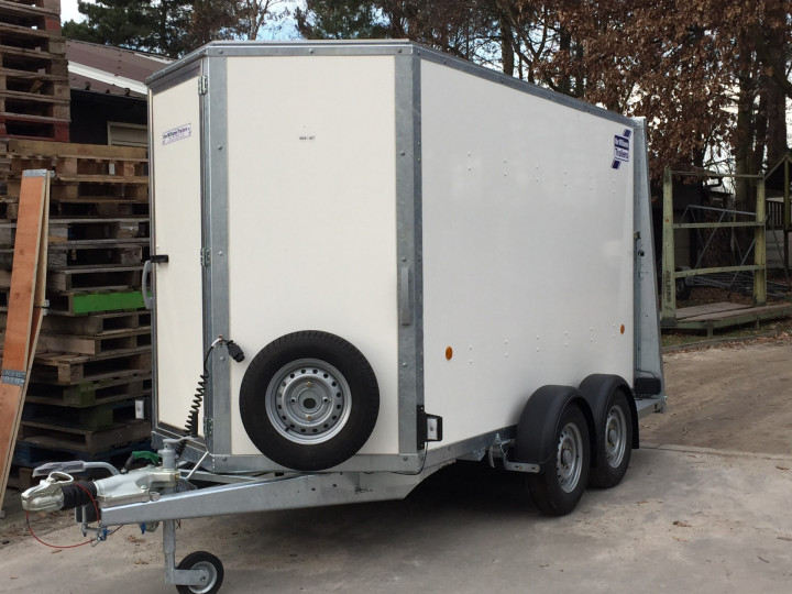 Ifor Williams Gesloten Geremde Aanhangwagen Bv105